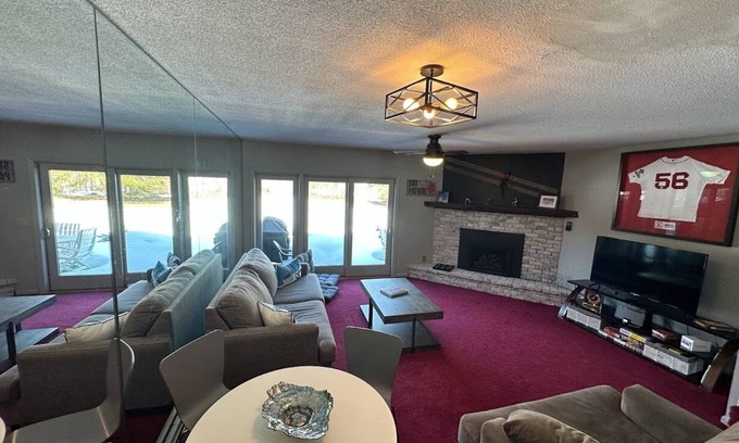 Stowe Area Condo | Perfectly Located Townhouse 4 bedrooms, 2.5 baths in the heart of Stowe Vermont