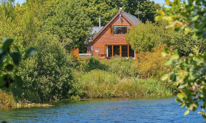 Menai Bridge Ski Chalet | Perfectly positioned with panoramic views of the lake.