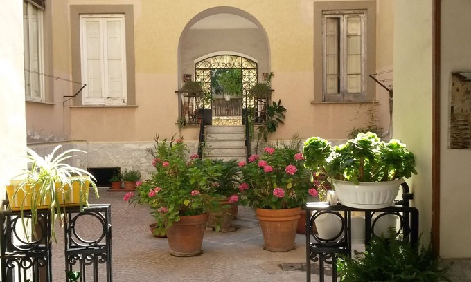 San Giorgio a Cremano Apartment | Period villa on Via Matteotti in San Giorgio a Cremano