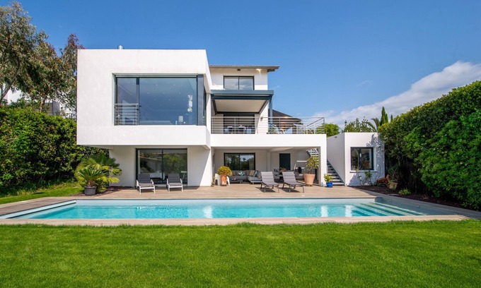 Biarritz House | PERSPECTIVE - Superb villa with sea view and pool - BARNES