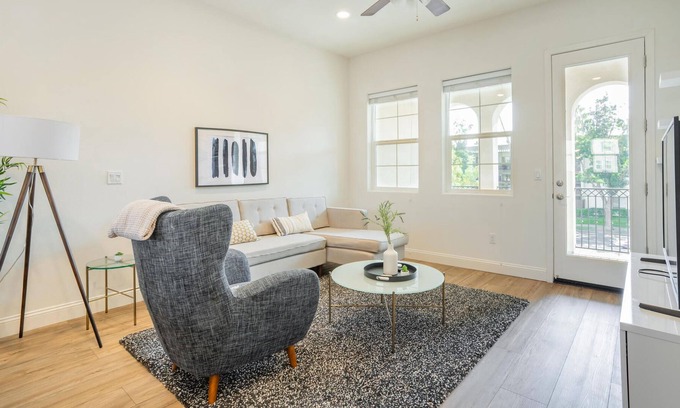 Newark House | Pet-Friendly 4BR House in Newark with Parking