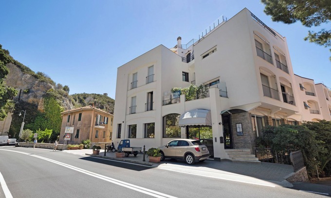 Varigotti Apartment | Pet-Friendly Apartment "18 Mehari" with Balcony & Wi-Fi