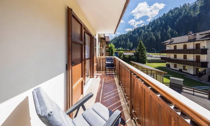 Predazzo Apartment | Pet-friendly Apartment "Appartamento di Viola ed Elia" with Mountain View & Balcony