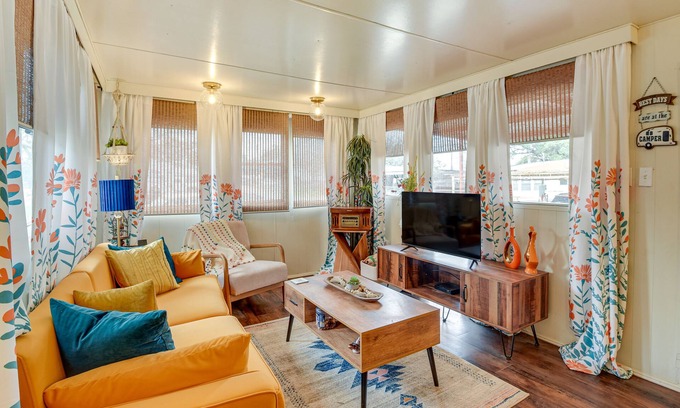 Brownwood House | Pet-Friendly Brownwood Home: Walk to Lake!