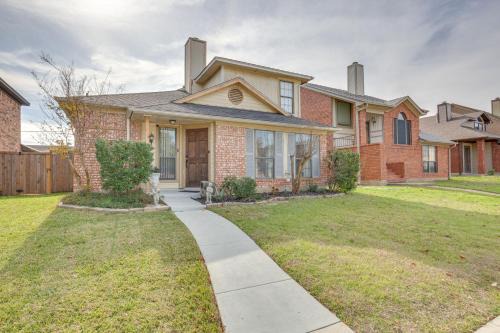 North Central Carrollton House | Pet-Friendly Carrollton Home with Fenced Backyard!