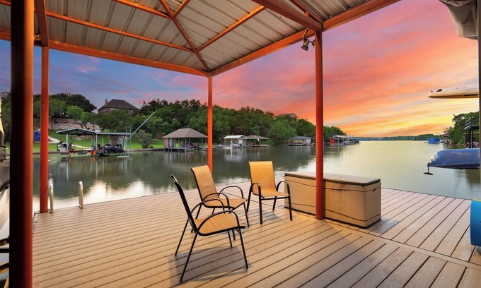 Granbury House | Pet-Friendly Granbury Home w/Lake Access & Grill!