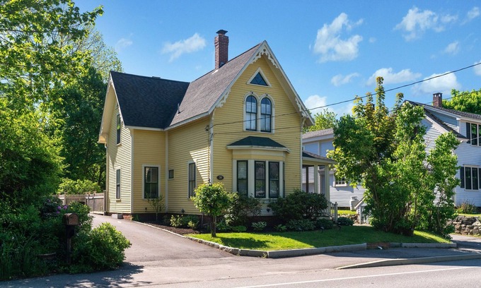 Kennebunkport House | Pet Friendly- Half a Mile to Downtown Dock-Square!