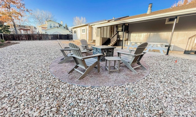 Briargate House | PET FRIENDLY/PING PONG/GAME ROOOM!FAMILY GATHERING