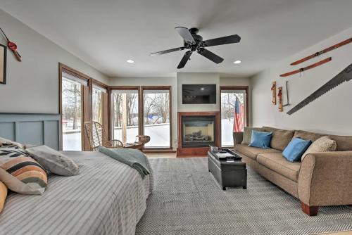 Wabasha Apartment | Pet-Friendly Retreat with Deck Steps to Marina!