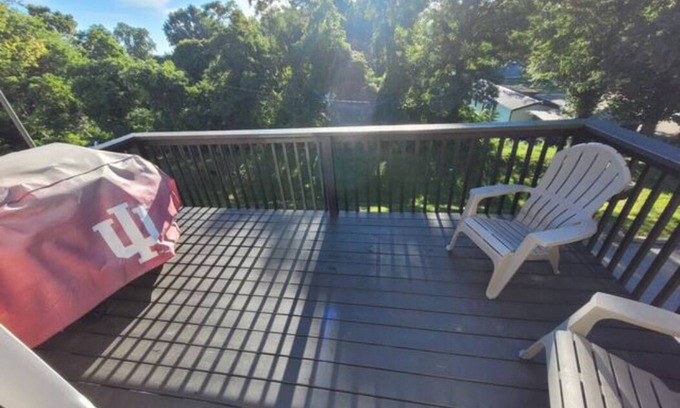 Bloomington House | Pet Friendly! Short- Drive to IU! Cozy Unit!