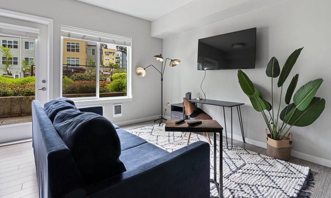 Bothell Apartment | Pet-Friendly Studio in Bothell Near Trails & Shops