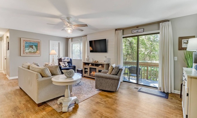 Fernandina Beach House | Pet Friendly | Updated Forest Ridge Villa | Short Walk to the Beach | Community Pool & Tennis