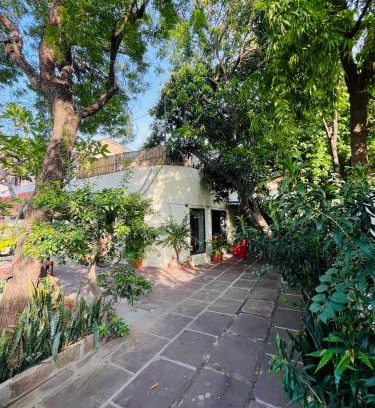 Jaipur House | Pet Friendly Villa With Courtyard & Kitchen In Jaipur