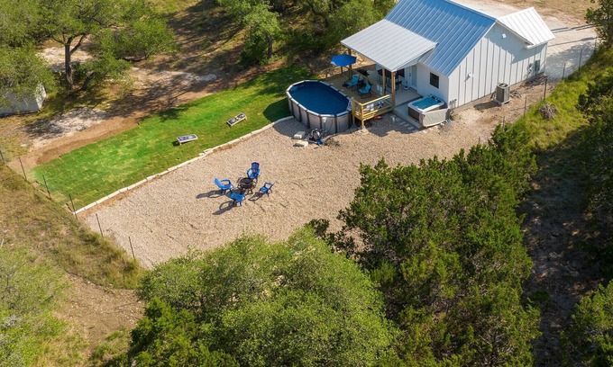Fischer House | Pet Friendly with Pool and Hot Tub | Wiggle Butts Ranch #2