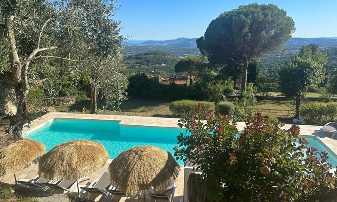 Grasse House | Petit Gîte 4/5 Personnes Avec Accès Piscine Partagée