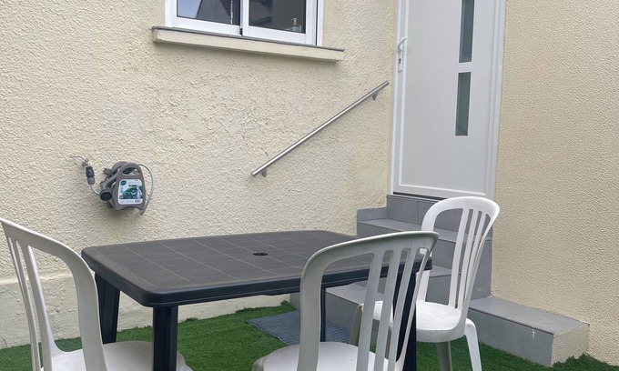 Habette-Coteaux du Sud House | Petite Maison Climatisée Entre Paris et Disney