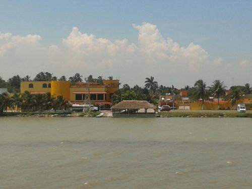 Tuxpan House | petropolis