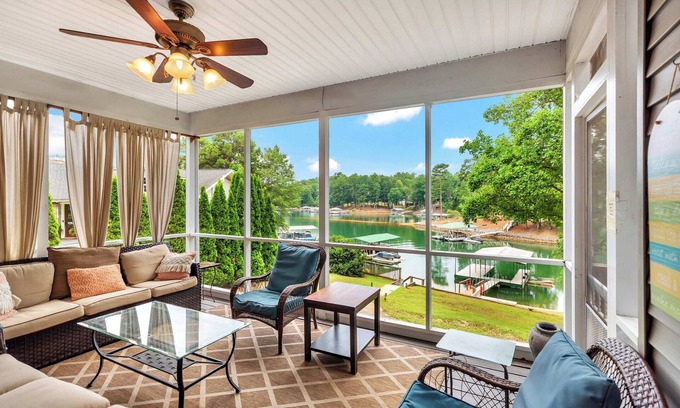 Seneca House | Petty Rd Perfect Lake Keowee Family Vacation Home