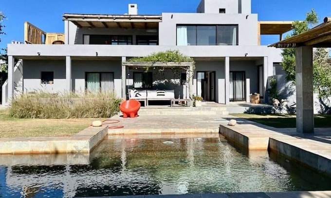 Jose Ignacio House | PICAFLORES · Walk-to-Beach Jose Ignacio GEM! w/Pool