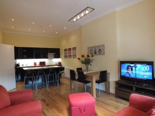New Town Apartment | Picardy Place Apartment