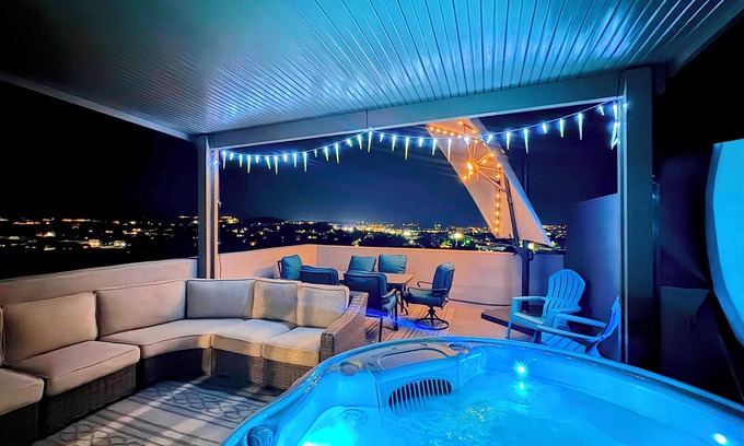 St. George House | Picturesque Escape w/stunning 360 views & rooftop patio w/hot tub, near Zions