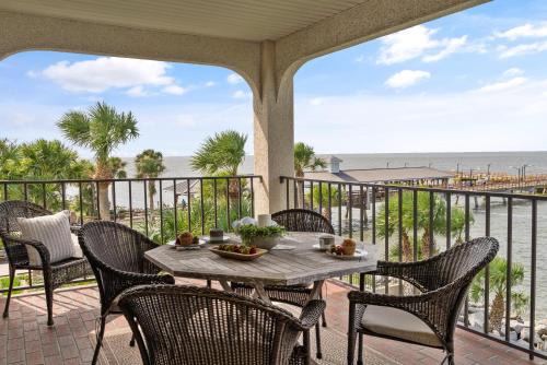 Saint Simons Island House | Pier Pointe #305 - 100 Floyd Street, Unit 305