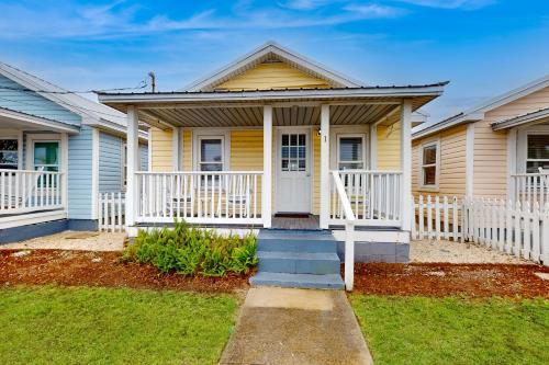 Kure Beach House | Pier View Cottage Unit 1