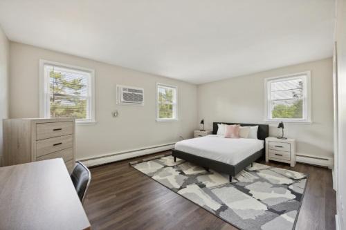 Newark Apartment | Pine Brook 1202 I Pool Gym I Free Parking !