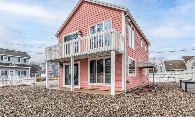 Pine Point House | Pine Point Getaway: Beach House with Fire Pit