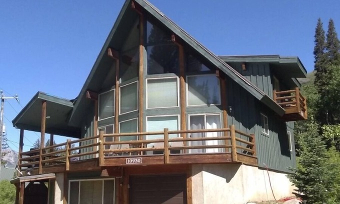 Salt Lake Mountain Resorts Cabin | PINE TREE CABIN