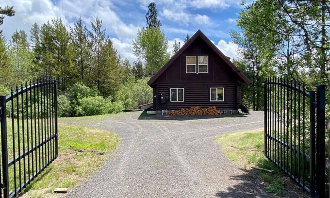 Donnelly Apartment | Pine Tree Lodge .