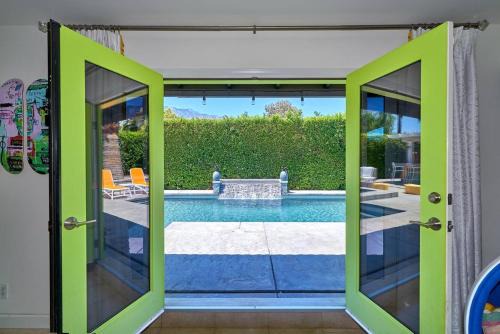Palm Springs House | Pineapple Splash! Complete Privacy! Salt Pool!