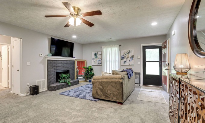 Lithonia House | Ping-Pong & Pool Table: Peaceful Stonecrest Escape