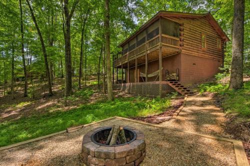 Blue Ridge House | Pinot and Pine Chic Log Cabin about 5 Mi to Blue Ridge