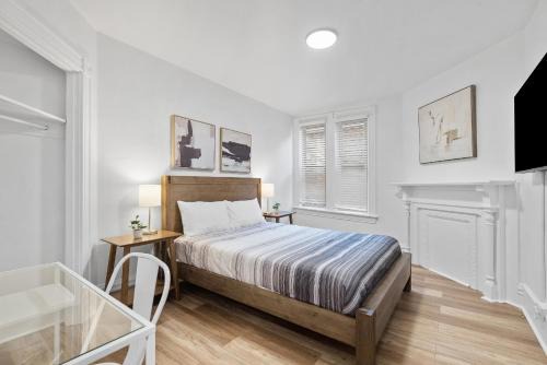 Shadyside House | Pittsburgh Shadyside 2C Modern and Cozy Private Bedroom with Shared Bathroom