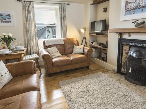 Dartmouth House | Pixie Cottage