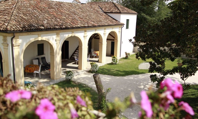 Olmo di Mira Apartment | Platano, charming residence in the Barchessa of Venetian Villa: Villa Pastori