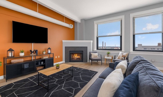 Downtown Cleveland Apartment | Playhouse Square: Downtown, Rock Hall, Clinic, CSU