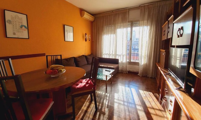 Esquerra de l'Eixample Apartment | Plaza Universitat