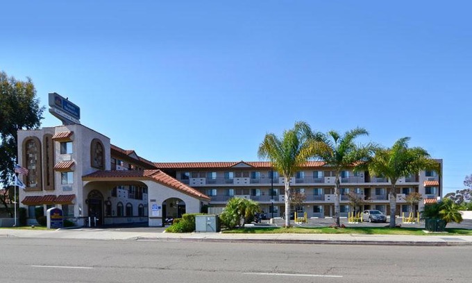 Clairemont Hotel | Pleasant Inn