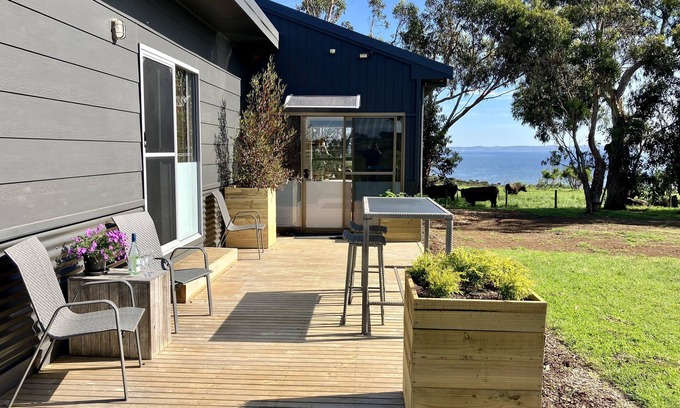 Rhyll Cottage | Pleasant Point Cottage - an exclusive Phillip Island seaside haven