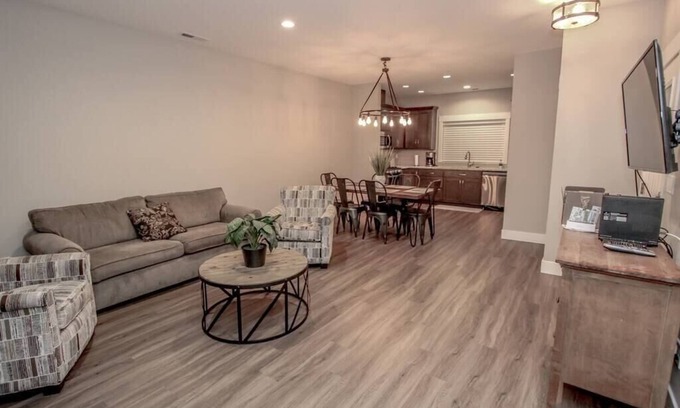 Sedro-Woolley House | PNW Modern Town House, Unit B