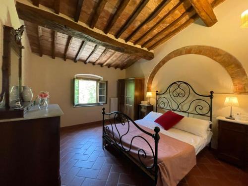 Lajatico House | Podere I Sorbi, Spacious Tuscan Villa, Lajatico, Nr Pisa