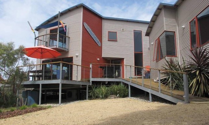 Binalong Bay House | Point Break Binalong Bay 5 minutes walk to the beach