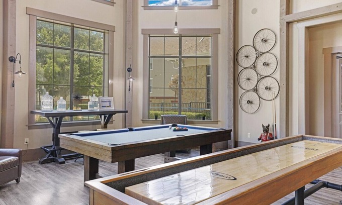 Fossil Creek Apartment | Polished Stay 2BR 2BA Apartment with Pool Access
