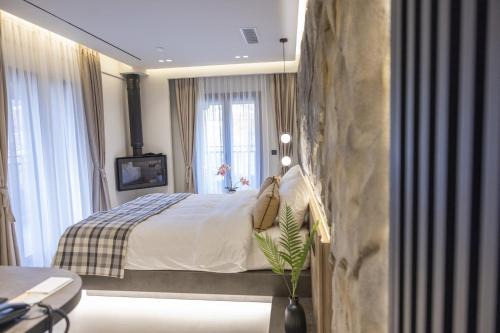 Kalambaka Apartment | Polyzos Luxury Suites Meteora #3 - Adults Friendly