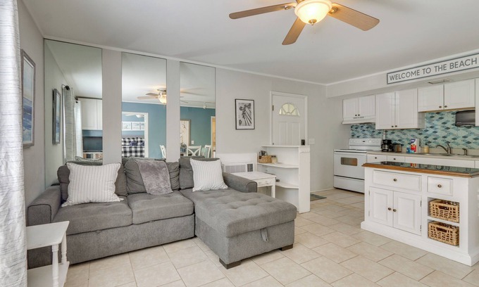 Hilton Head Island Condo | Pool Access, Walk to Beach: Hilton Head Haven!