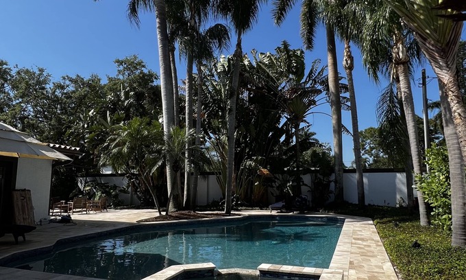 Snell Isle House | Pool House Close to Downtown St Pete