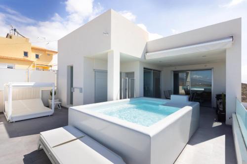 Adeje House | Pool Jacuzzi Home of Tulio