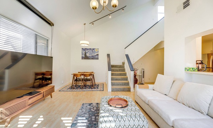 Barton Hills Condo | Pool & Trail Access On-Site: Barton Creek Condo!